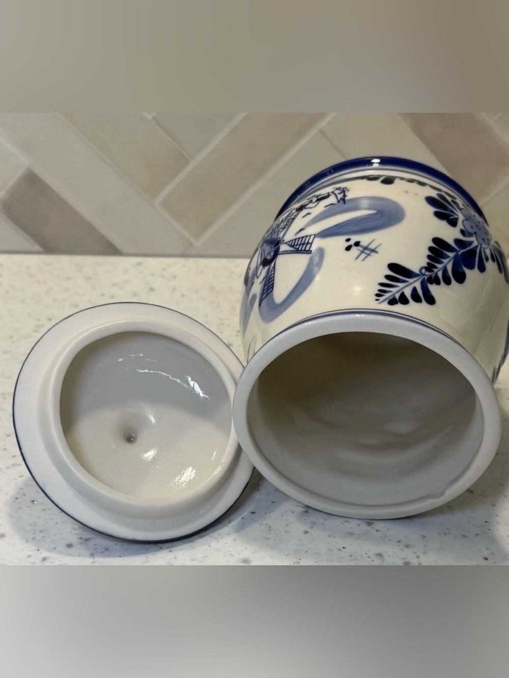 Vintage Blue White Delft Deco Lidded Canister
Jar TEA Handpainted Holland - Picture 7 of 10